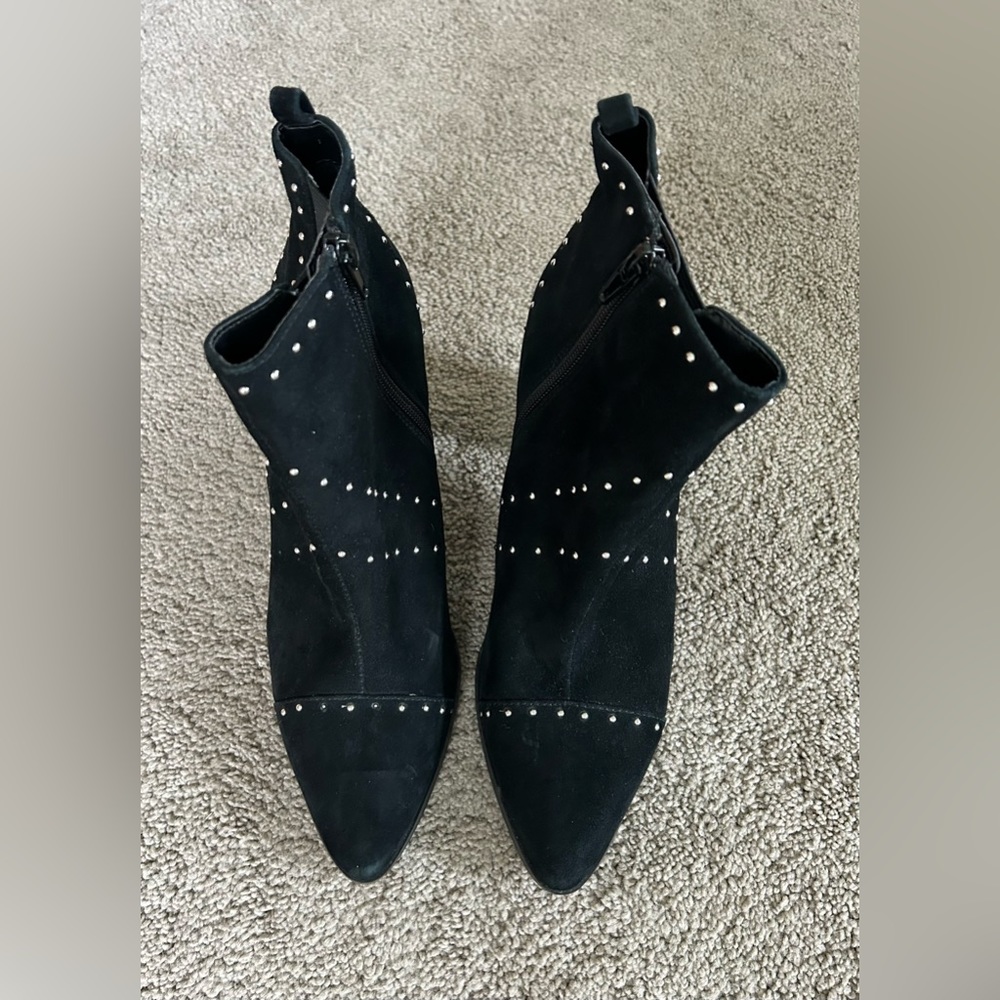 KENSIE Delanie Suede Ankle Boots with Stud Detail. Size 8 1/2.